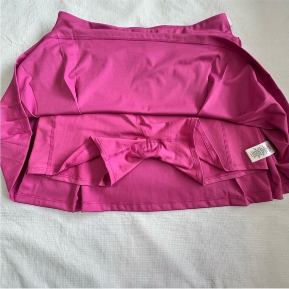 4/25 Tommy Bahama Pink Pleated Skater Skorts - Picture 5 of 8
